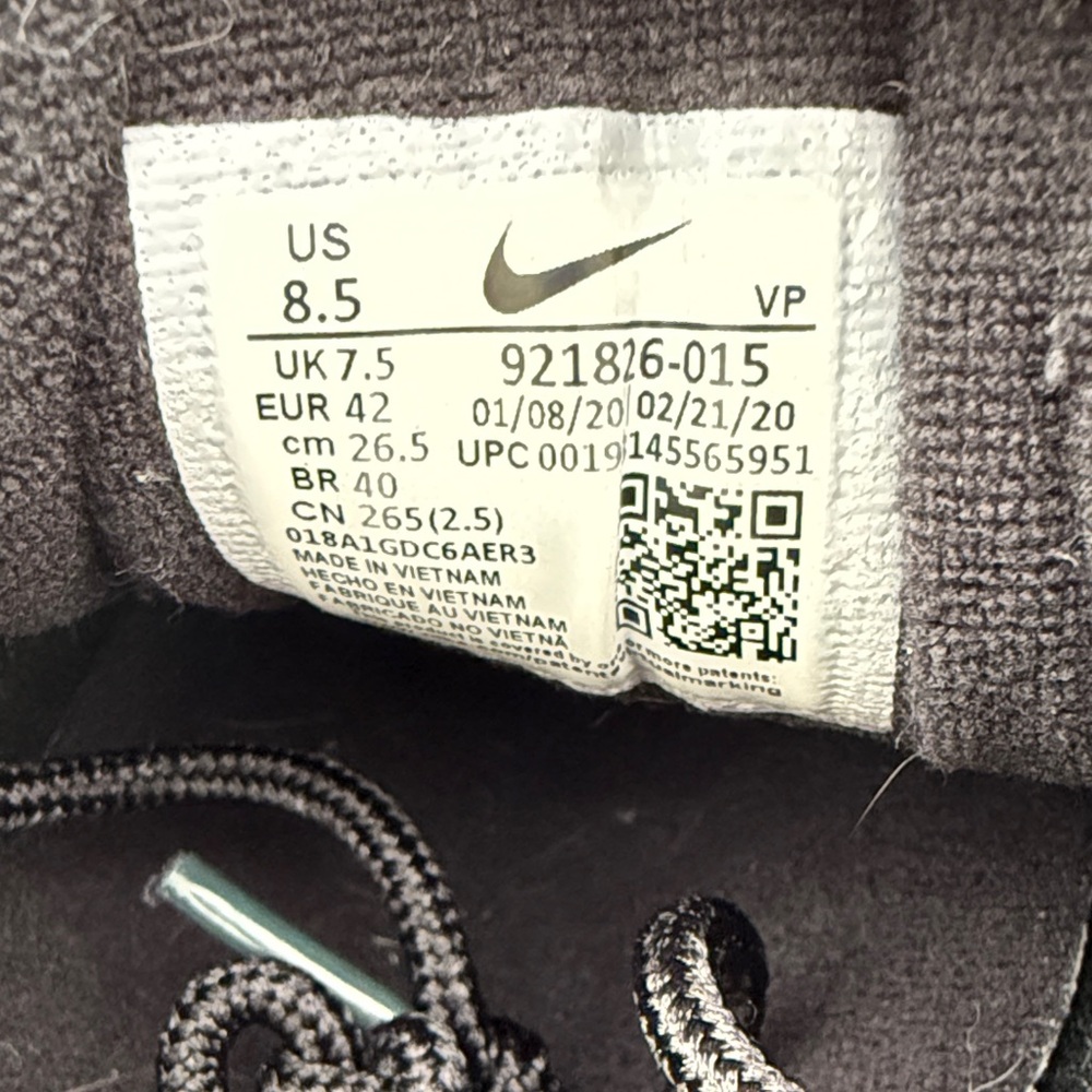Nike - Picture 10 of 14